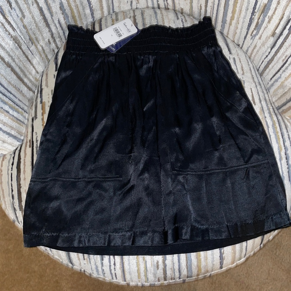 NWT Splendid silky mini skirt with pockets.